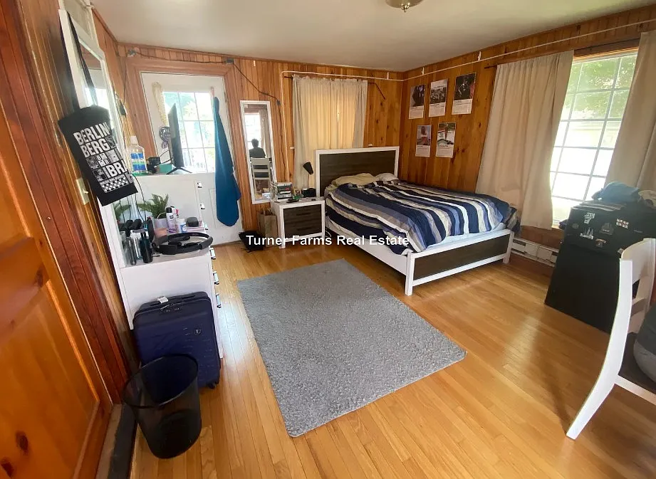 6 bed, 9999 sqft, $7,800 — Photo 3