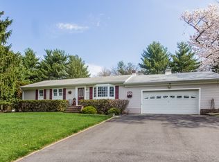 11 Sunset St, Branchburg, NJ 08876