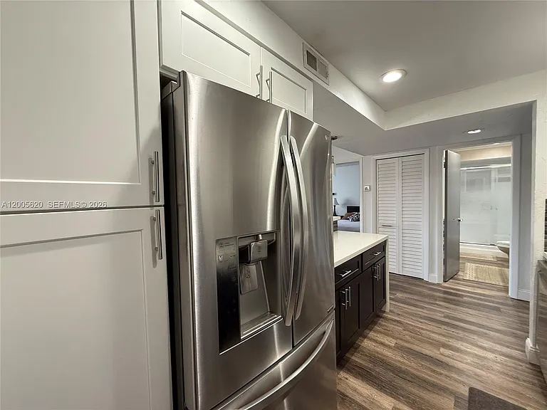 230 Lakeview Dr #307 — Photo 22