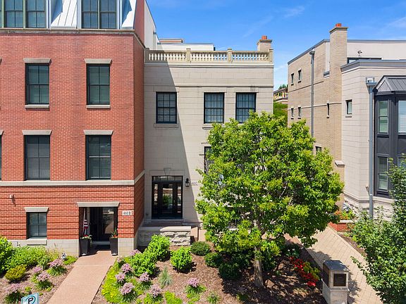 2nd image of 460 Pennsylvania Ave APT C