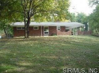 535 Hertel St, Worden, IL 62097