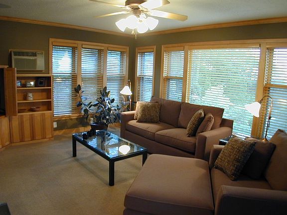 2nd image of 444 Lexington Pkwy S #1