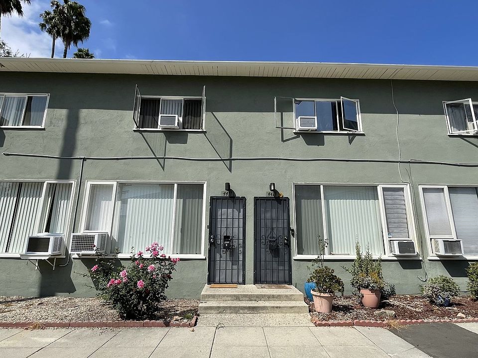 1st image of 13103 Moorpark St #4413