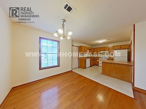 3rd image of 155 Villacrest Dr