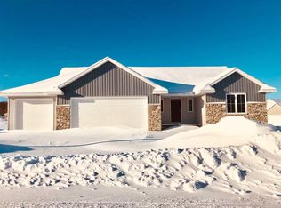3336 Largo Ridge Dr, Green Bay, WI 54311