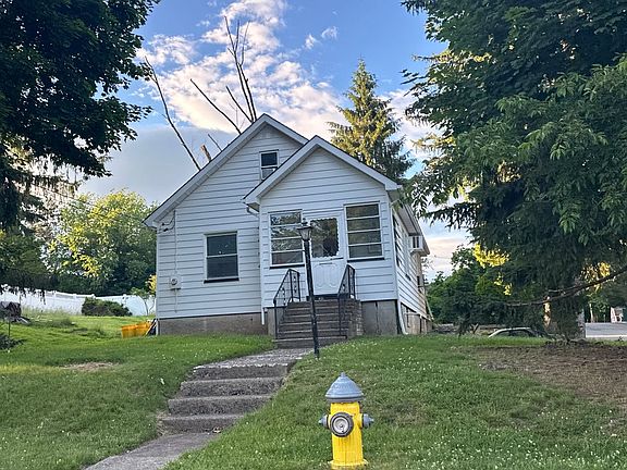 2nd image of 30 Bortic Rd