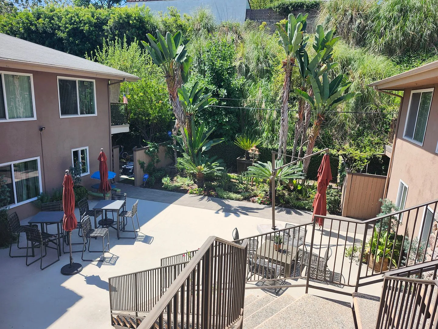 Shadow Lane 3 Apts. — Photo 2