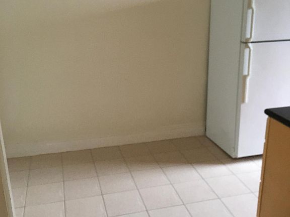 2nd image of 595 22nd Ave APT 1