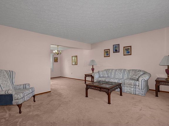 3rd image of 4350 Shirlene Ct