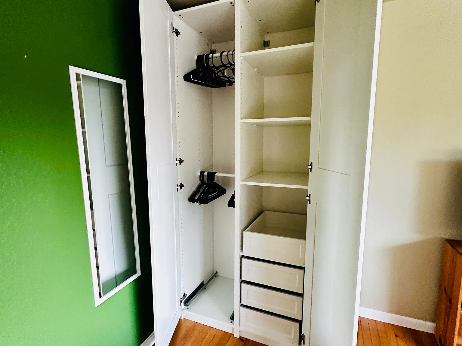 2 bed, 900 sqft, $1,200 — Photo 3
