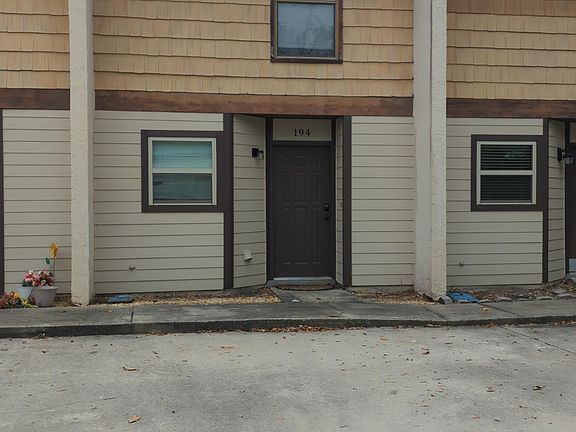 2nd image of 194 SW Crescent St