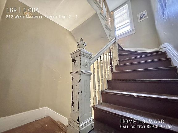 2nd image of 812 W Maxwell St Unit 2-1