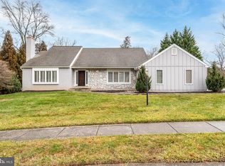 400 Alderbrook Dr, Wayne, PA 19087