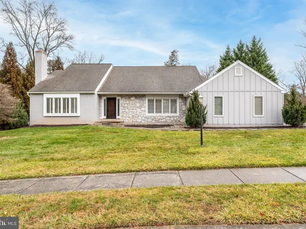 400 Alderbrook Dr, Wayne, PA 19087