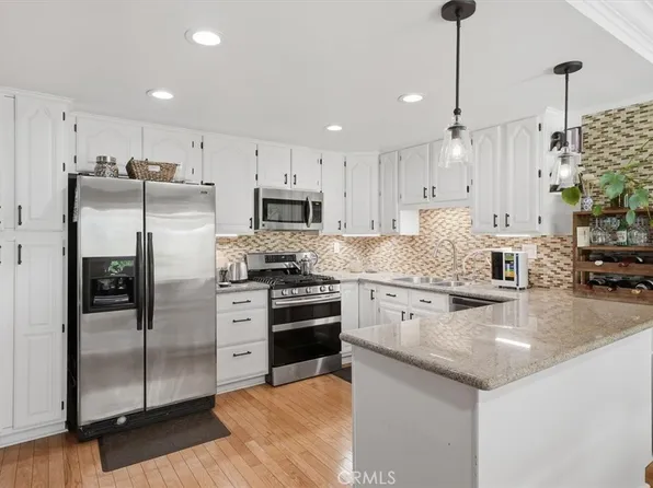 28828 Loretta Ln, Santa Clarita, CA 91387