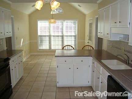 9ft Ceilings in Family Room