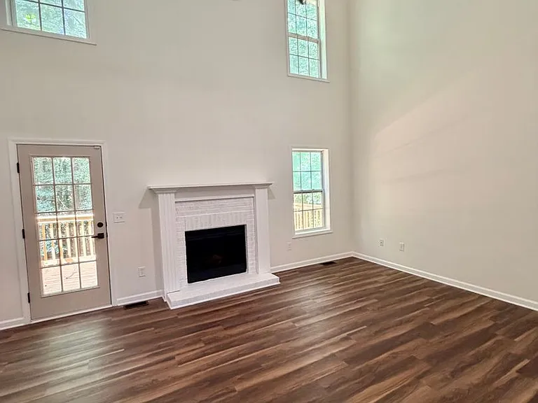 2544 Carnes Rd — Photo 4