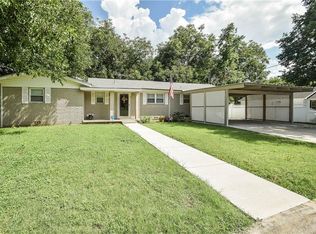 203 W Moore St, Granbury, TX 76048