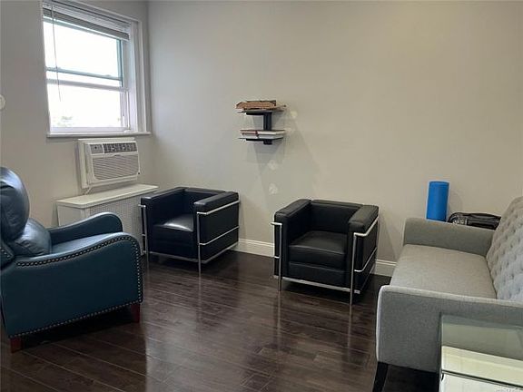 4th image of 16 New St APT 2B