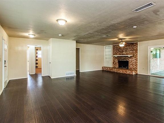 4th image of 3829 Kelvin Ave