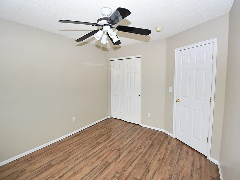 4642 Bittercreek Dr — Photo 6