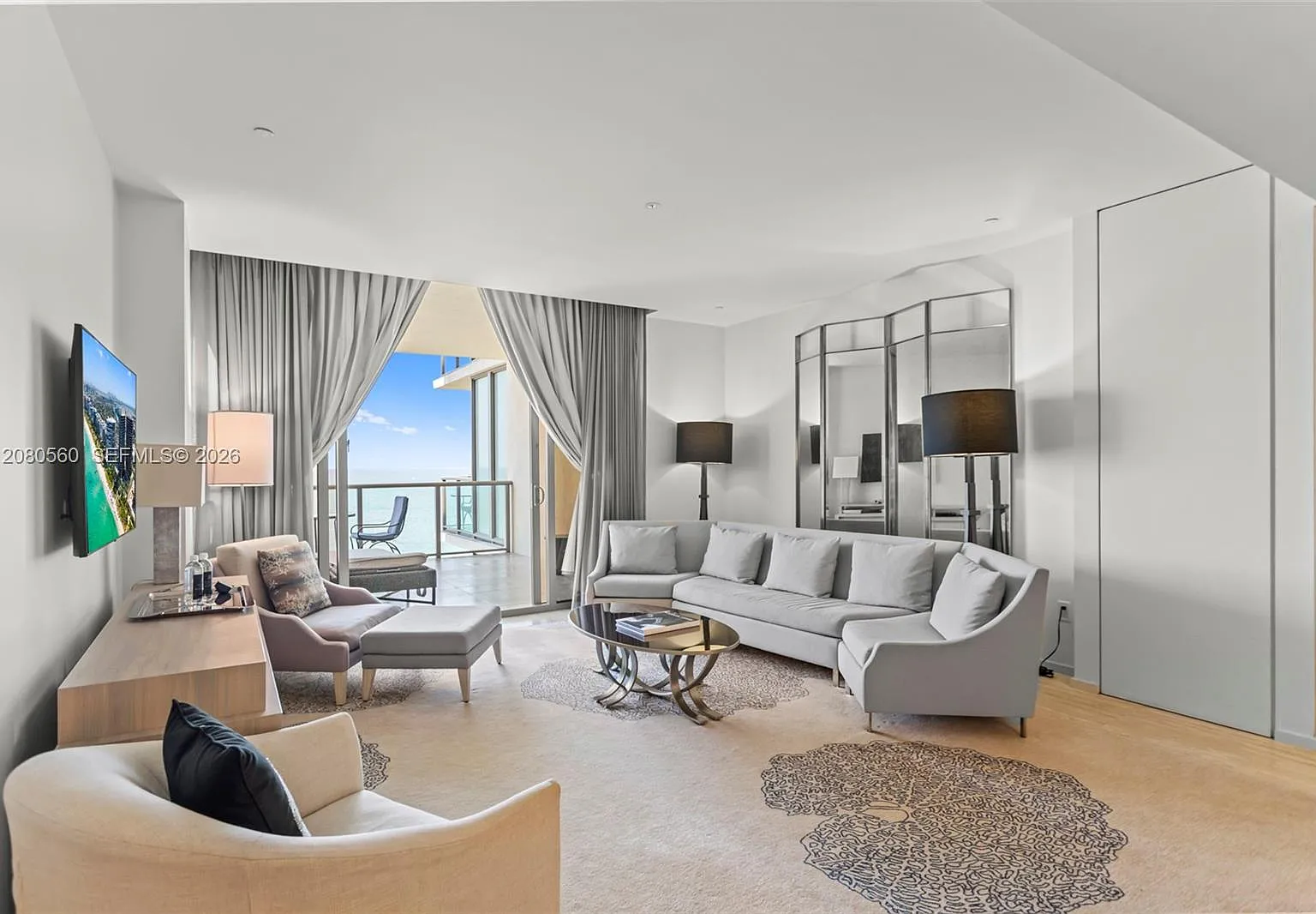 Bal Harbour Center Condo — Photo 4