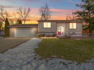 414 Austin Dr, Jonesville, MI