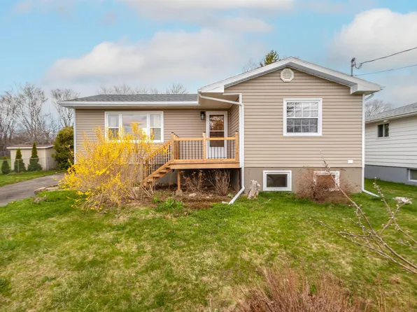 42 Holic Ave, Cape Breton, NS B2A 3R8