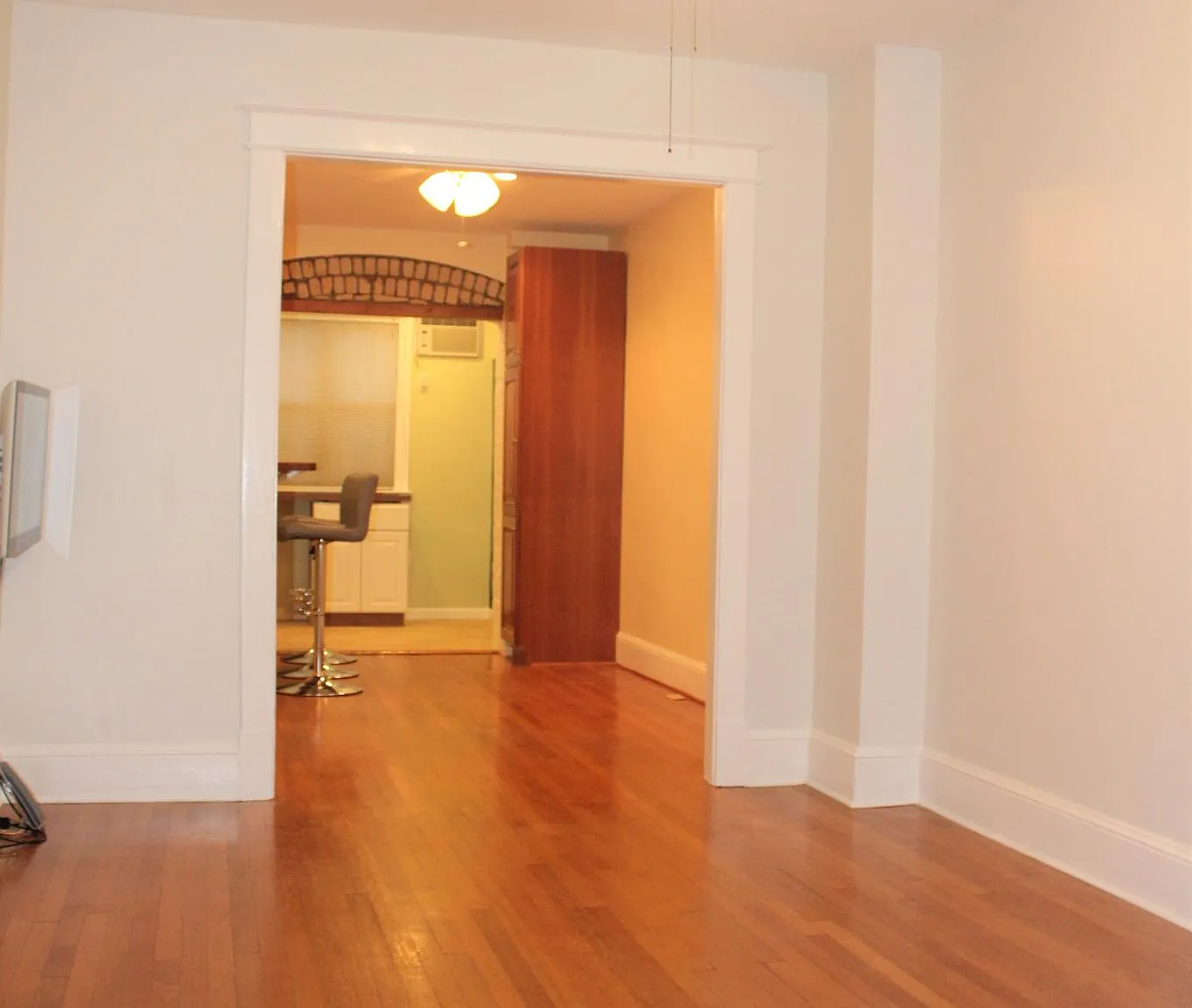 3 bed, 1400 sqft, $3,200 — Photo 3