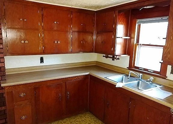 5th image of 407 Dingman Dr