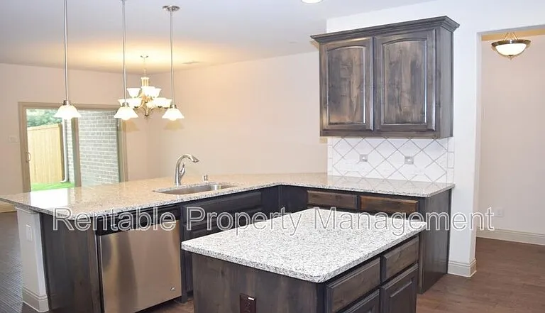 1247 Wiltshire Dr — Photo 8