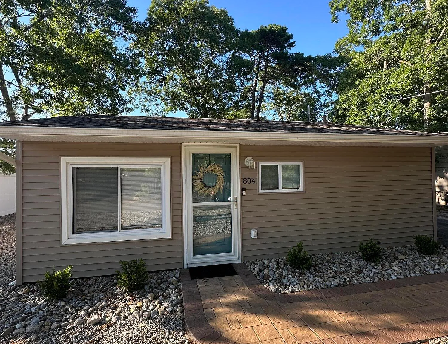 2 bed, 624 sqft, $2,200 — Photo 2
