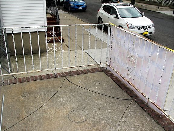4th image of 949 E 96th St #2