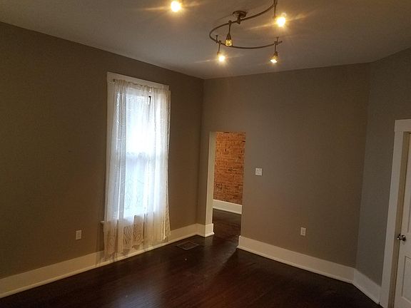 5th image of 838 Willard St #1