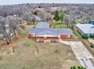 2320 S Luther Rd, Harrah, OK 73045