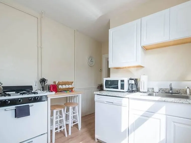 8 Eliot Ave — Photo 4