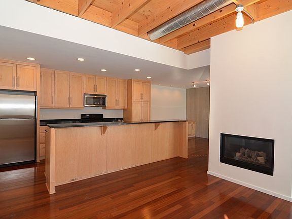 4th image of 2035 N Commerce St #2035