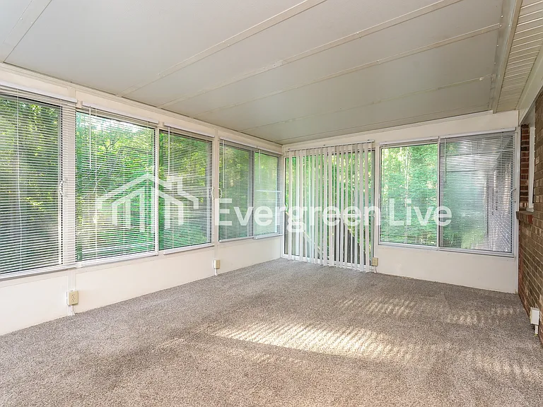 4857 Stonewall St — Photo 13