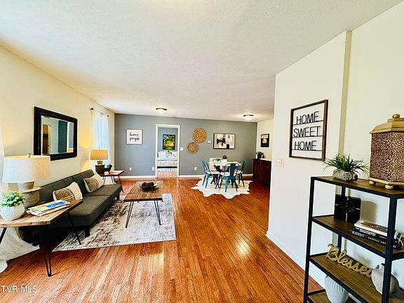 3rd image of 474 Long Hollow Rd