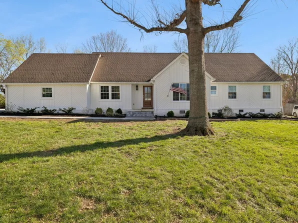 1437 Twin Feather Dr, Murfreesboro, TN 37129