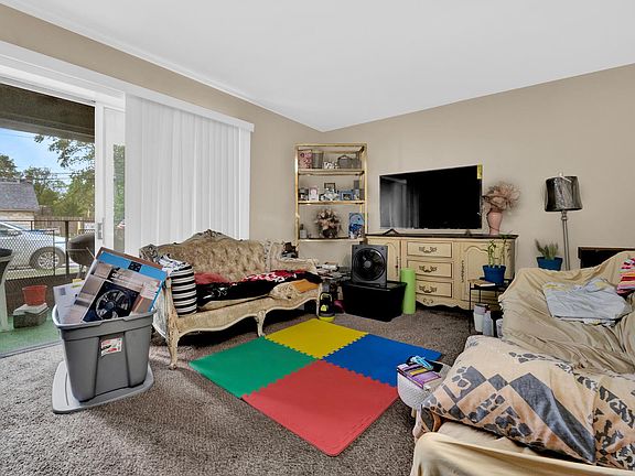 3rd image of 2208 W 111th St APT 1C
