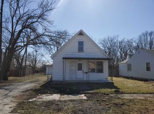 12 McKinley Ave, Steger, IL 60475