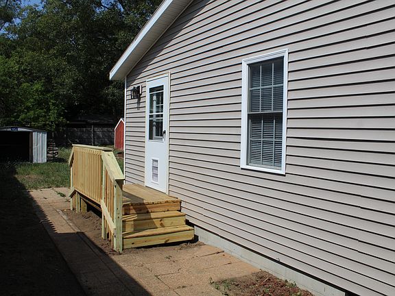 2nd image of 1384 E Broadway Ave