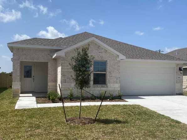 1302 Maverick Rd, Sinton, TX 78387