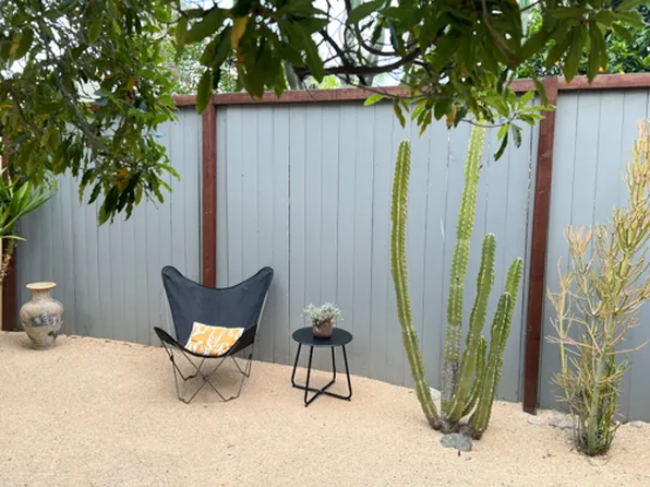 (undisclosed Address), Los Angeles, CA 90019