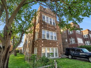 305 Memorial Dr, Calumet City, IL