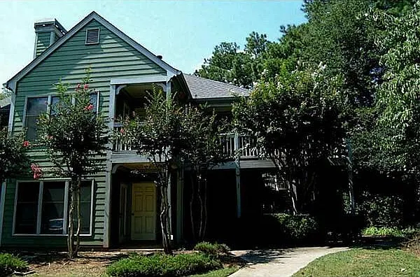 2 bed, 1350 sqft, $2,250 — Photo 4