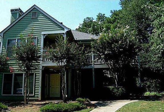4th image of 503 Abingdon Way