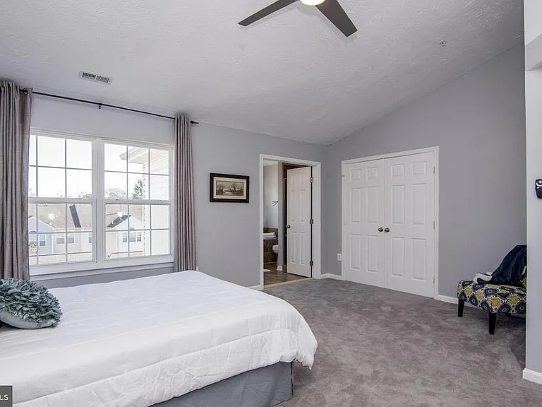 8800 Community Square Ln — Photo 20