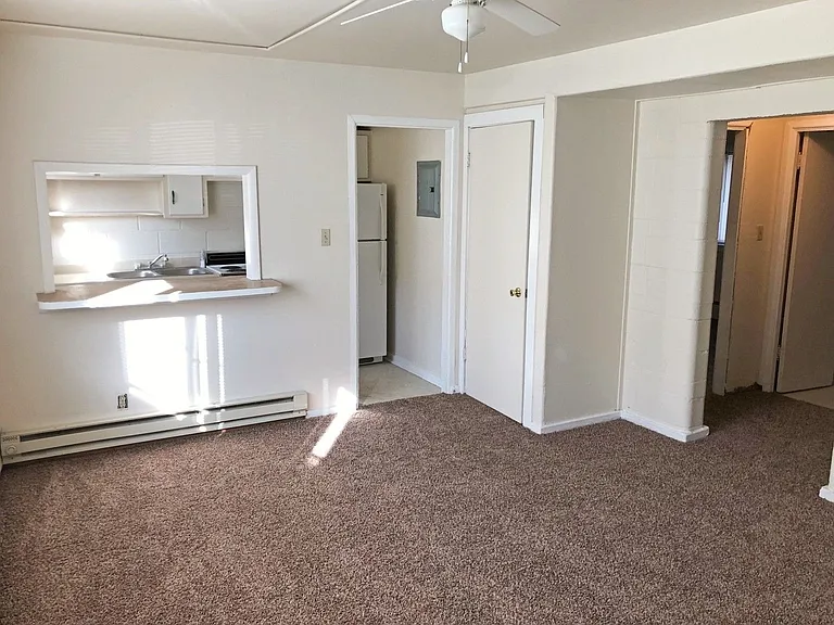Maple Court — Photo 18